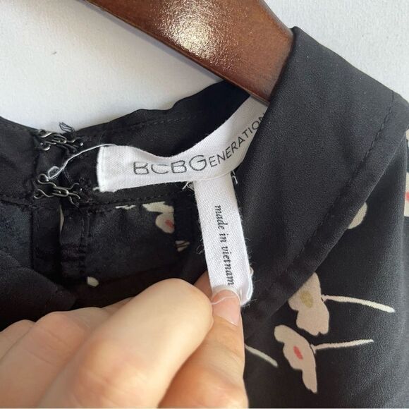 Women's BCBGeneration Black Floral Collared Short Sleeve Dress - Picture 5 of 9